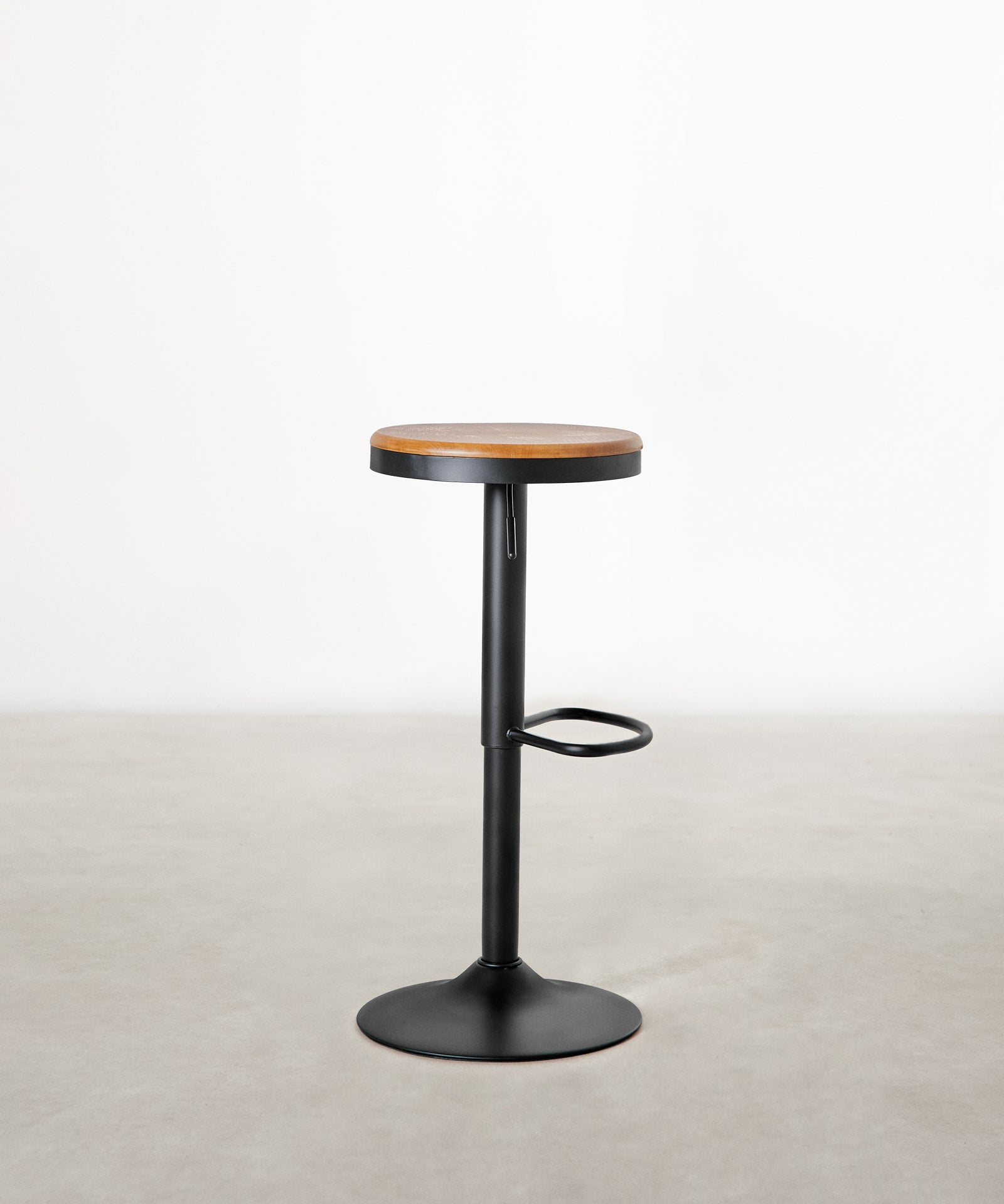 55531152179586 Taburete Alto Regulable en Acero Beige y Madera Nora Taburetes Northdeco