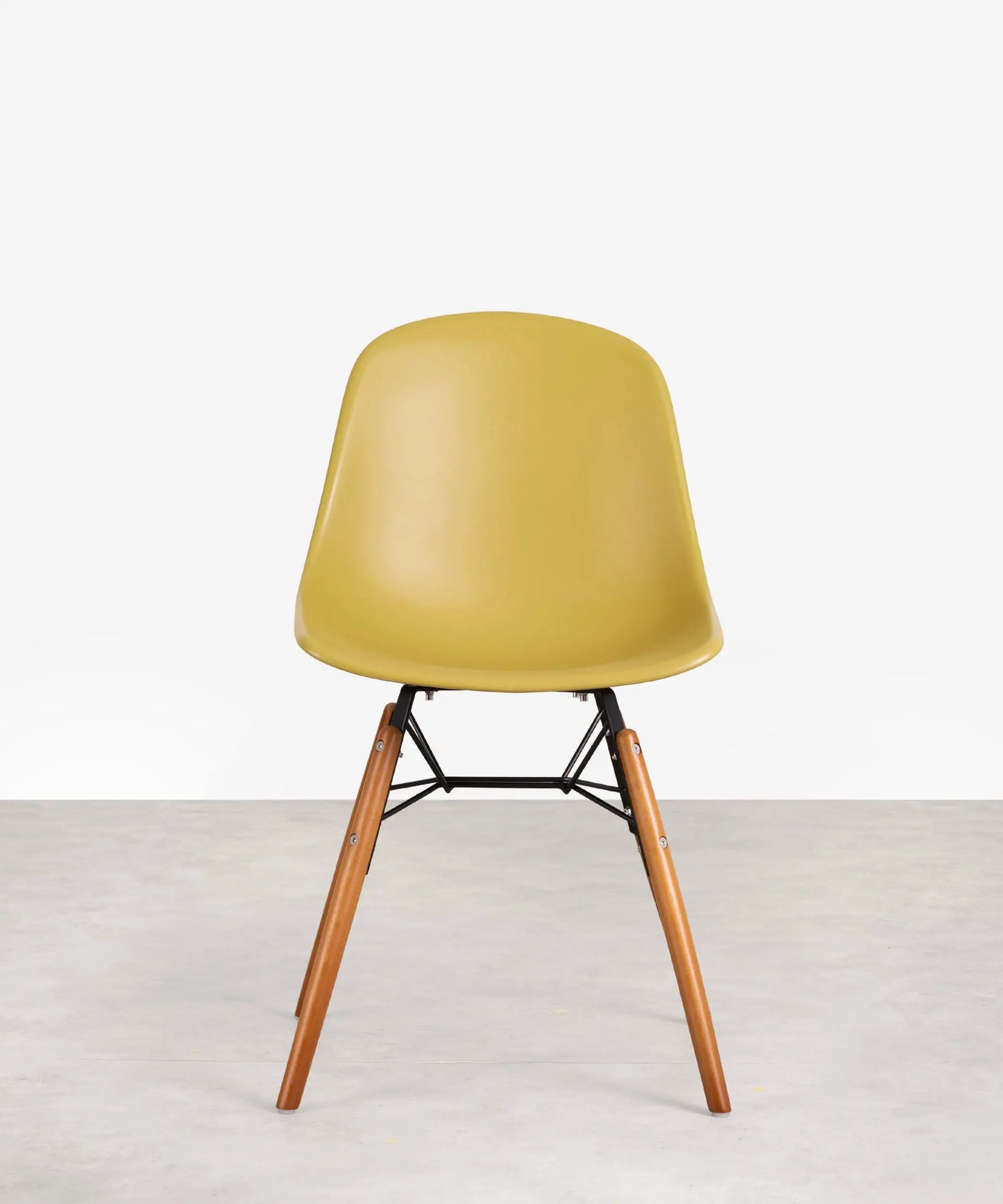 42033017192627 Silla de Polipropileno y Madera Elon Sillas de Plástico Northdeco